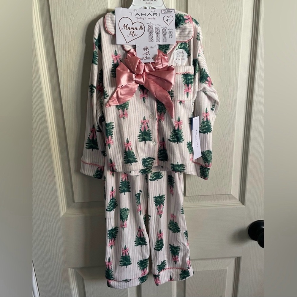 Tahari Mama and Me Pajama Set with Pink Bow and Green Trees